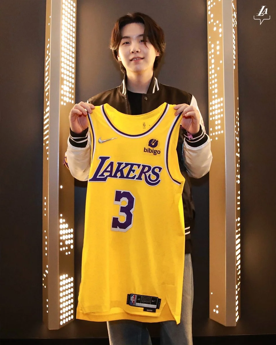 BTS SUGA NBAコラボフーディ LAKERS - パーカー本当に 安い 通販